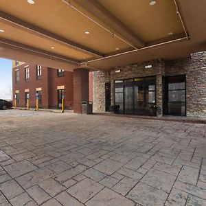 Comfort Suites